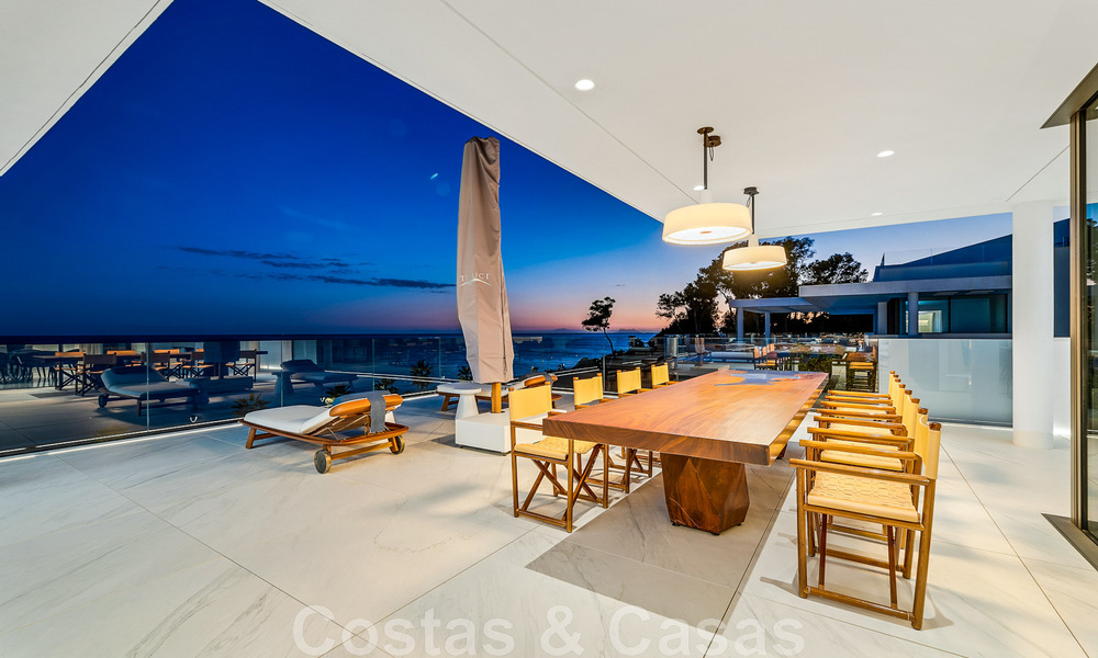 Move-in ready, modern, ultra-luxurious penthouse for sale, frontline beach, with open sea views, between Marbella and Estepona 48262