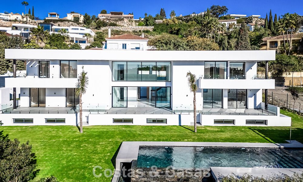 Energy efficient designer villa for sale, close to golf courses, in Benahavis - Marbella 783124