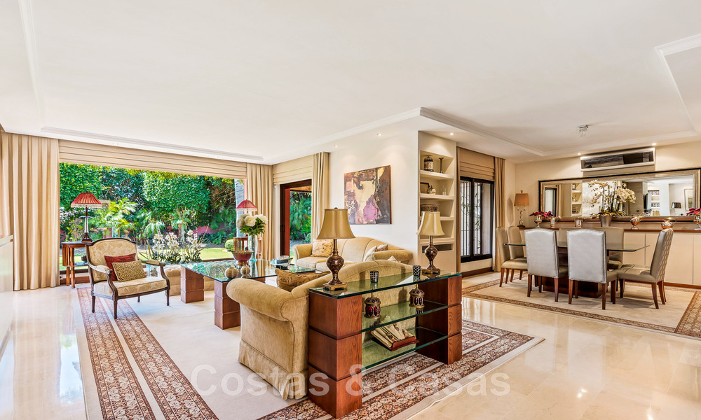 Traditional and luxurious Andalusian-style country house for sale with sea views in the heart of the golf valley of Nueva Andalucia, Marbella 49217
