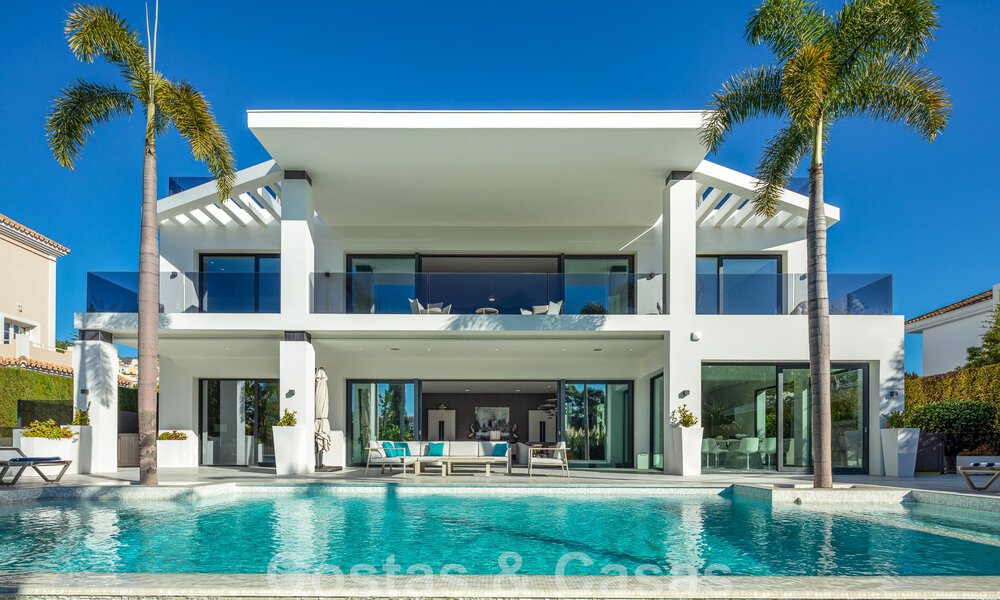 Highly refurbished modern-style villa for sale in the heart of the golf valley of Nueva Andalucia, Marbella 49092