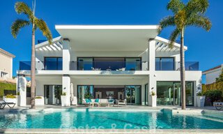 Highly refurbished modern-style villa for sale in the heart of the golf valley of Nueva Andalucia, Marbella 49092 