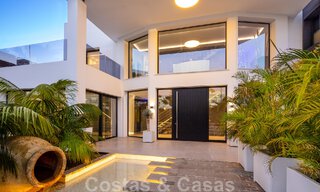 Highly refurbished modern-style villa for sale in the heart of the golf valley of Nueva Andalucia, Marbella 49103 