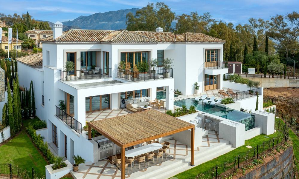 Spacious luxury villa for sale with stunning sea views in a prominent gated community in La Quinta in Benahavis - Marbella 63156