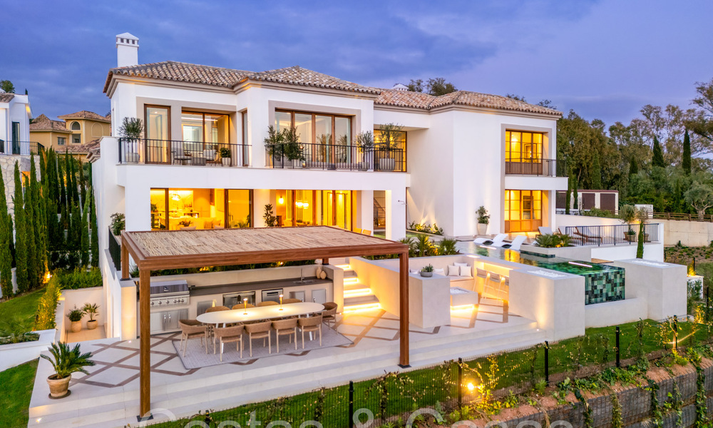 Spacious luxury villa for sale with stunning sea views in a prominent gated community in La Quinta in Benahavis - Marbella 63874