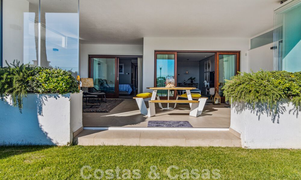 Move-in ready apartment for sale in exclusive beach complex with open sea views within walking distance of Estepona centre 49298