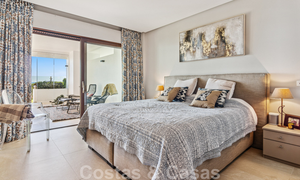 Move-in ready apartment for sale in exclusive beach complex with open sea views within walking distance of Estepona centre 49299