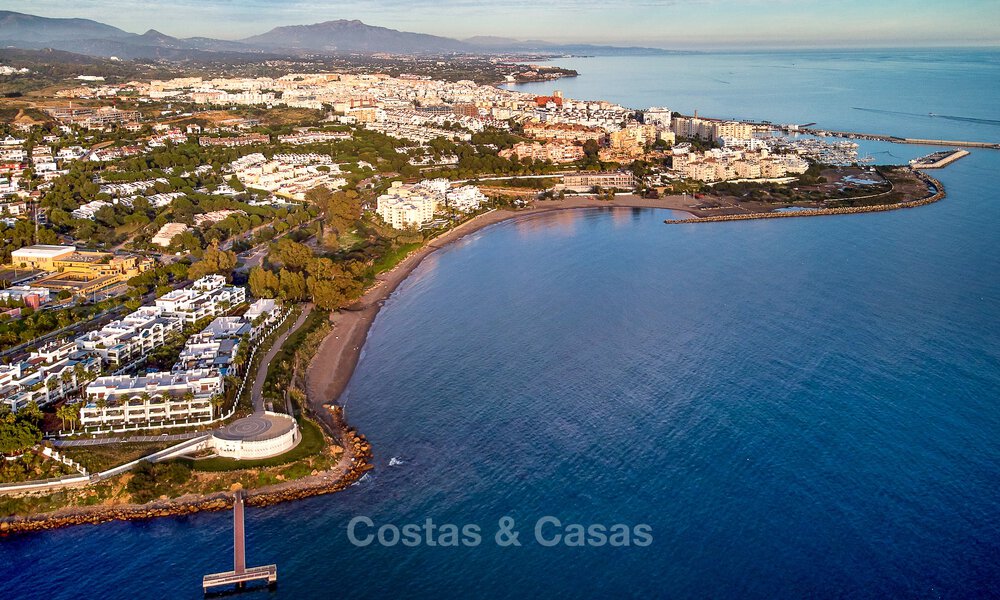 Move-in ready apartment for sale in exclusive beach complex with open sea views within walking distance of Estepona centre 49308