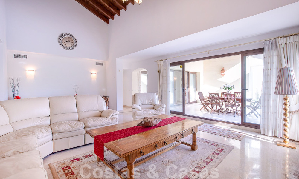 Detached Andalusian villa for sale with great potential, located in a high position surrounded by golf courses in Benahavis - Marbella 49603