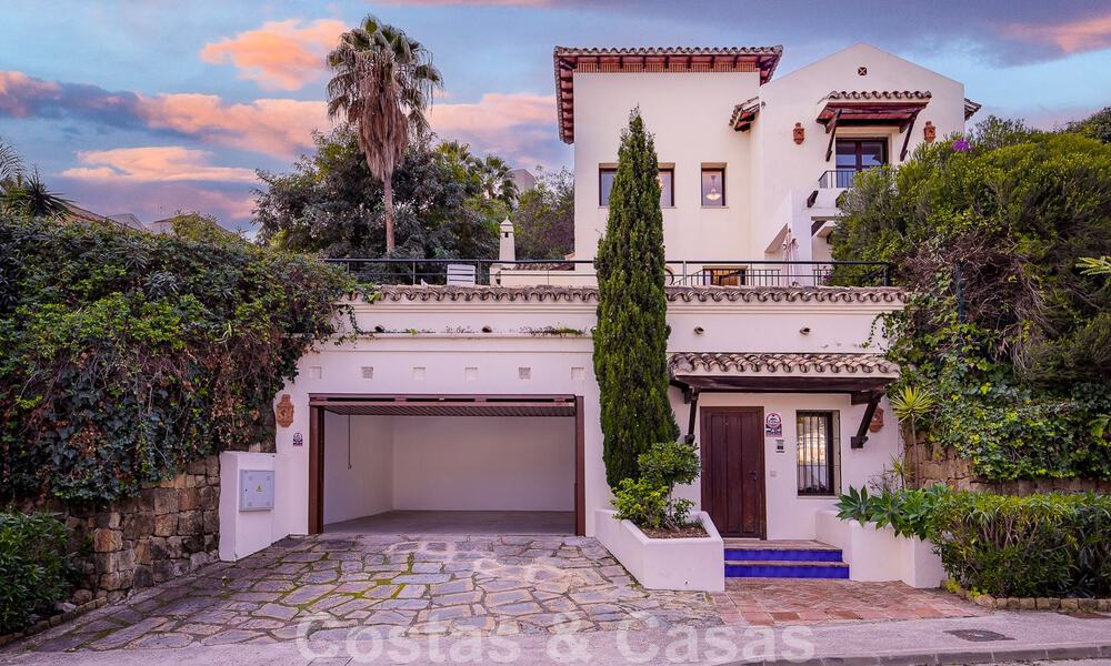 Detached Andalusian villa for sale with great potential, located in a high position surrounded by golf courses in Benahavis - Marbella 49617
