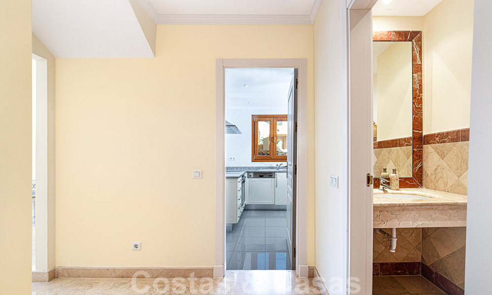 Spacious duplex penthouse for sale with sea views, close to all amenities on the Golden Mile in Marbella 49625