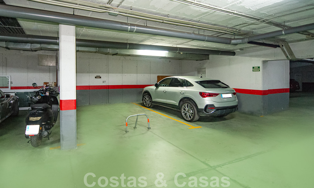 Spacious duplex penthouse for sale with sea views, close to all amenities on the Golden Mile in Marbella 49638