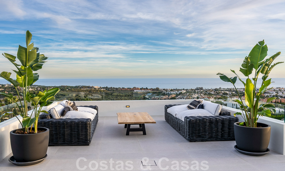 Exclusive designer villa with panoramic sea views for sale in the a five-star golf resort in Marbella - Benahavis 48894