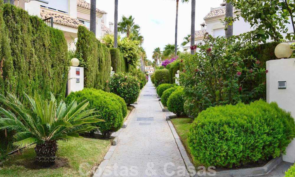 Charming townhouse for sale in frontline beach complex east of Marbella centre 49664