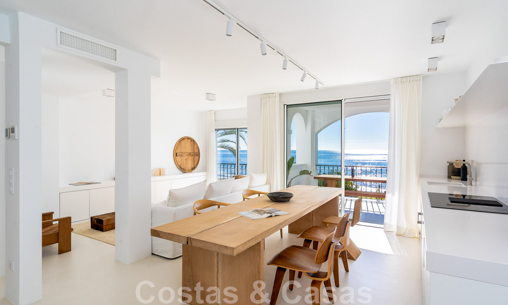 Renovated frontline beach apartment for sale in Mediterranean beach complex with panoramic sea views, on the New Golden Mile between Marbella and Estepona 49029