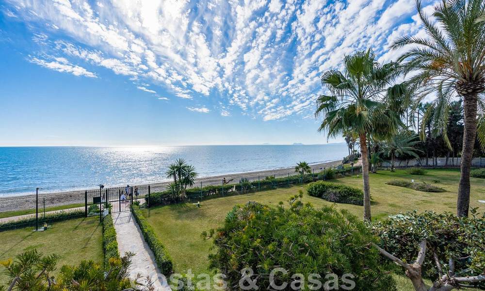 Renovated frontline beach apartment for sale in Mediterranean beach complex with panoramic sea views, on the New Golden Mile between Marbella and Estepona 49045