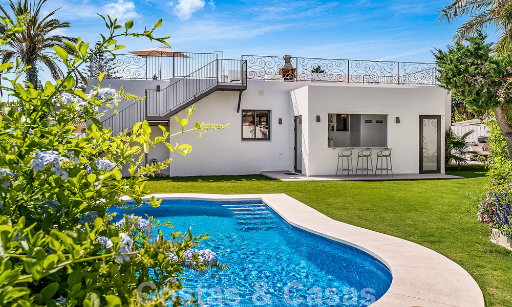 Move-in ready! One level villa for sale with 4 bedrooms, 400m from the beach, New Golden Mile, Marbella - Estepona 50015