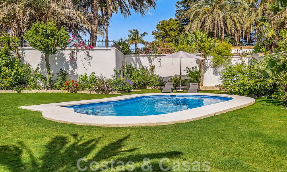 Move-in ready! One level villa for sale with 4 bedrooms, 400m from the beach, New Golden Mile, Marbella - Estepona 50018