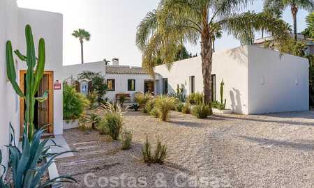 Attractive, distinctive Ibiza-style villa for sale with large separate guest house located in West Marbella 49918