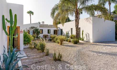 Attractive, distinctive Ibiza-style villa for sale with large separate guest house located in West Marbella 49918