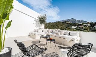 Very charming and spacious luxury penthouse for sale with open sea views from the solarium in La Quinta, Benahavis - Marbella 49990 