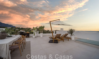 Very charming and spacious luxury penthouse for sale with open sea views from the solarium in La Quinta, Benahavis - Marbella 49995 