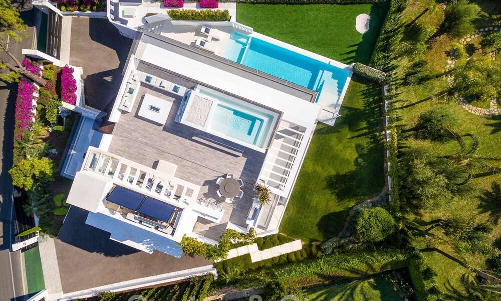 Contemporary, detached luxury villa for sale with panoramic mountain and sea views, heart of Marbella's Golden Mile 49899