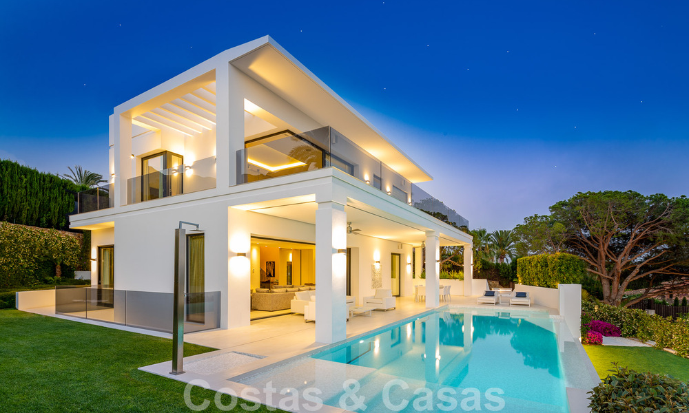 Contemporary, detached luxury villa for sale with panoramic mountain and sea views, heart of Marbella's Golden Mile 49904