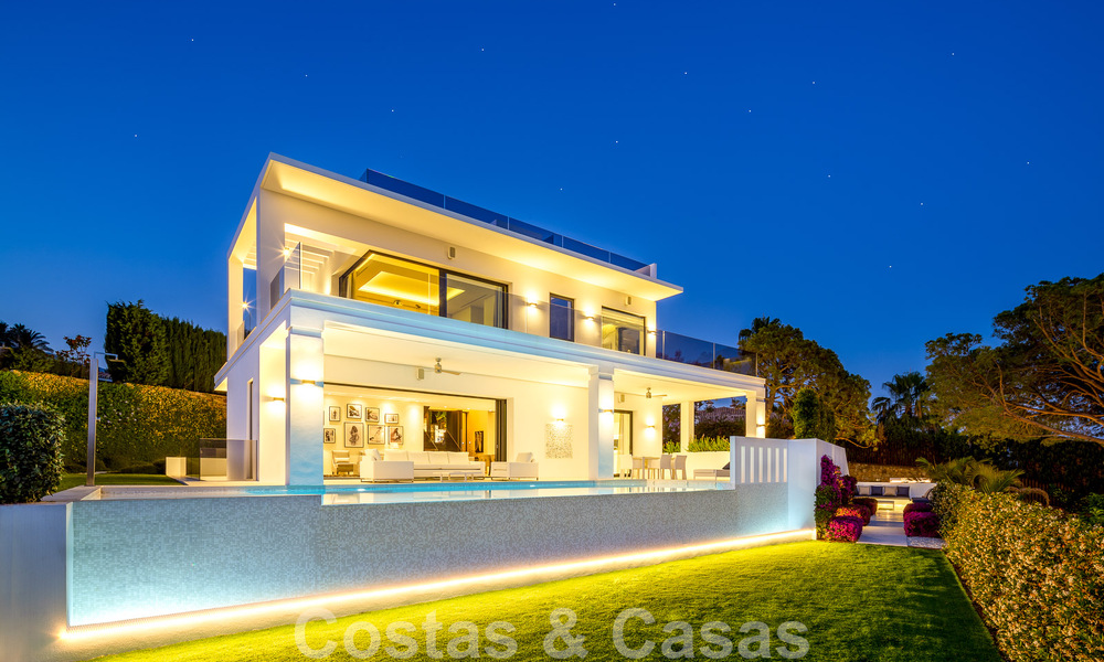 Contemporary, detached luxury villa for sale with panoramic mountain and sea views, heart of Marbella's Golden Mile 49905