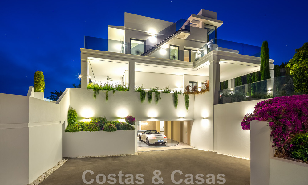Contemporary, detached luxury villa for sale with panoramic mountain and sea views, heart of Marbella's Golden Mile 49909