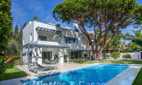 Modern and luxurious villa for sale, centrally located within walking distance to the beach on Marbella's Golden Mile 60475