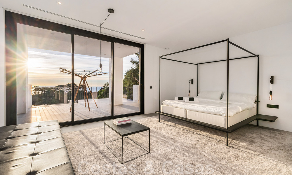 Mediterranean luxury villa for sale with a contemporary feel and stunning sea views in the exclusive La Zagaleta Golf resort, Benahavis - Marbella 49347