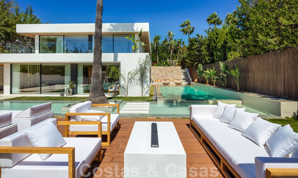 Modern luxury villa for sale with contemporary design, located a short distance from Puerto Banus, Marbella 49429