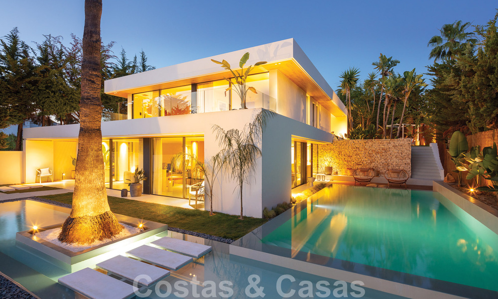 Modern luxury villa for sale with contemporary design, located a short distance from Puerto Banus, Marbella 49437
