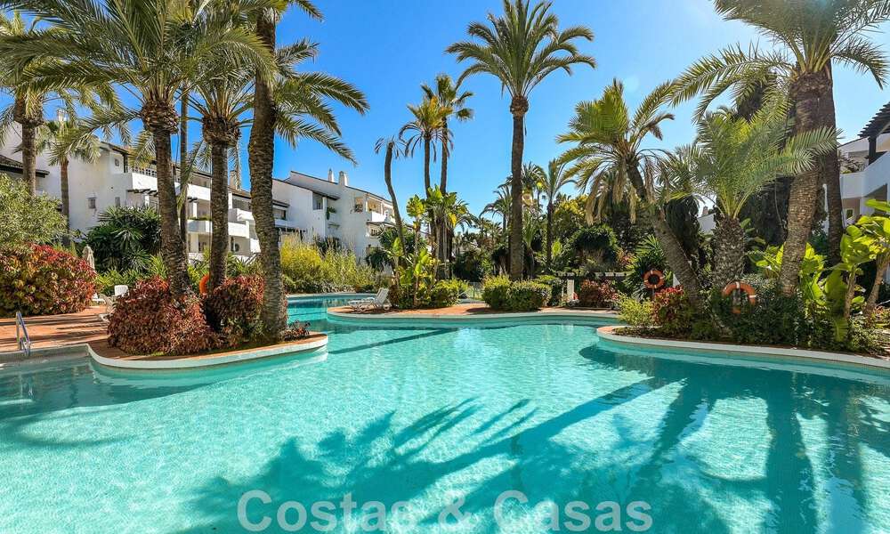 Sophisticated apartment for sale a few steps from the beach, located in Puente Romano on the Golden Mile in Marbella 49760
