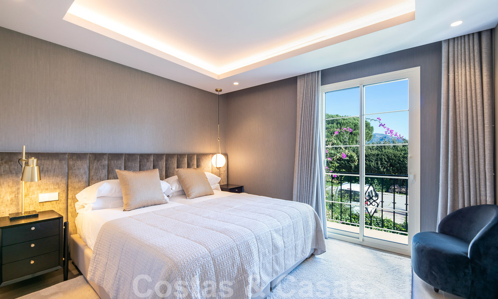 Sophisticated apartment for sale a few steps from the beach, located in Puente Romano on the Golden Mile in Marbella 49778