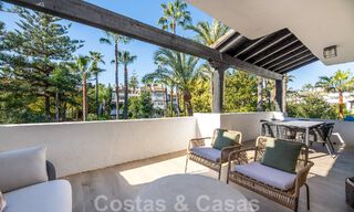 Sophisticated apartment for sale a few steps from the beach, located in Puente Romano on the Golden Mile in Marbella 49783 