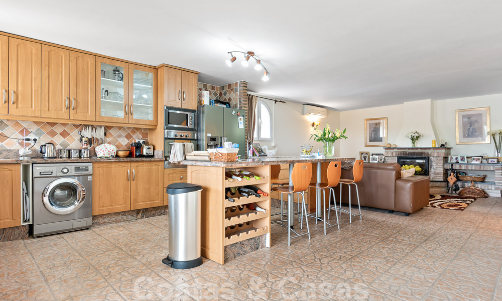 Spanish country villa for sale on extensive plot located in quiet area a short distance from Estepona centre 50907