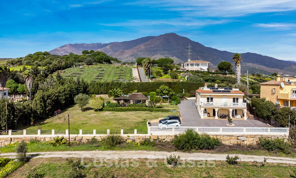 Spanish country villa for sale on extensive plot located in quiet area a short distance from Estepona centre 50916