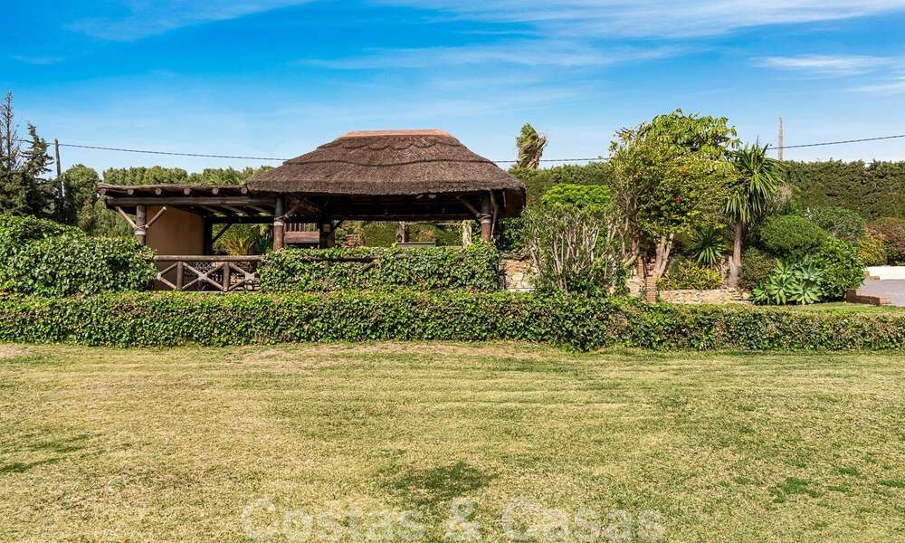 Spanish country villa for sale on extensive plot located in quiet area a short distance from Estepona centre 50920