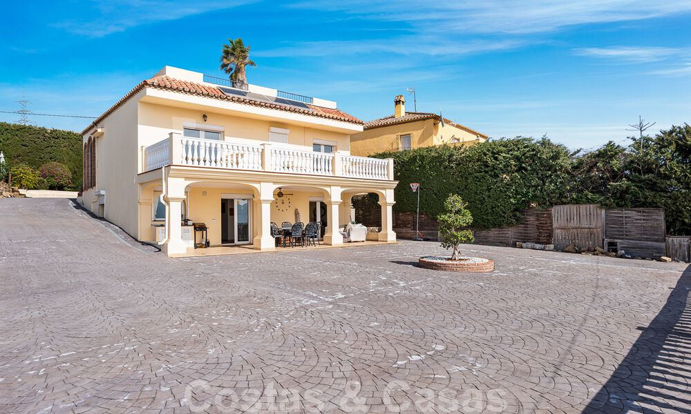 Spanish country villa for sale on extensive plot located in quiet area a short distance from Estepona centre 50923