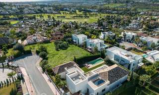 Detached, Mediterranean luxury villa for sale with heated pool and sea views surrounded by golf courses in Nueva Andalucia, Marbella 50716 
