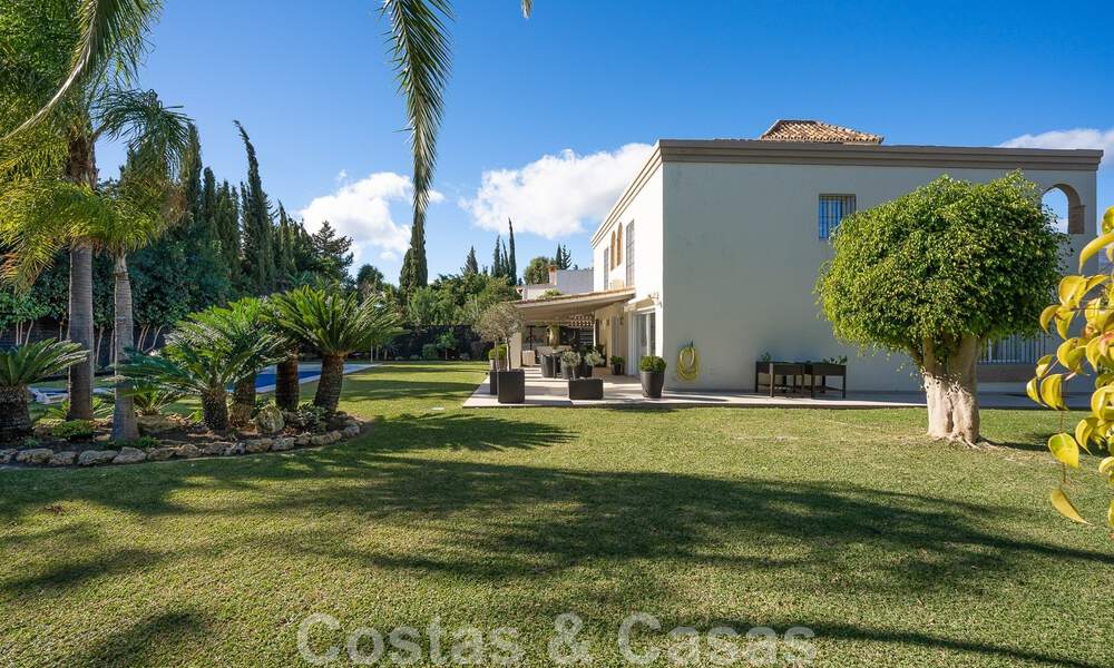 Mediterranean luxury villa for sale with 5 bedrooms in prestigious golf surroundings in Nueva Andalucia's valley, Marbella 50827