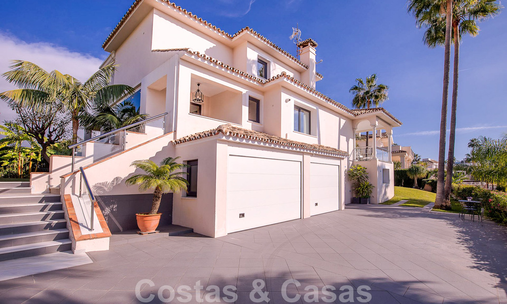 Spanish luxury villa for sale with Mediterranean architecture located in the heart of Nueva Andalucia's golf valley in Marbella 50656