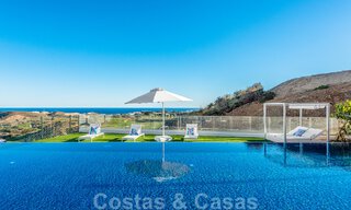 Move-in ready, spacious penthouse for sale with private pool and panoramic golf and sea views, adjacent to a golf club in Mijas, Costa del Sol 50473 