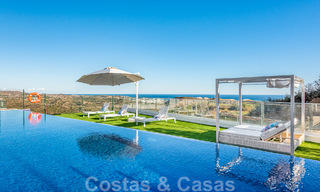 Move-in ready, spacious penthouse for sale with private pool and panoramic golf and sea views, adjacent to a golf club in Mijas, Costa del Sol 50475 