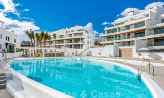 Move-in ready, spacious penthouse for sale with private pool and panoramic golf and sea views, adjacent to a golf club in Mijas, Costa del Sol 50481 