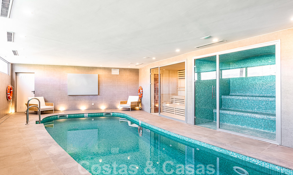 Move-in ready, spacious penthouse for sale with private pool and panoramic golf and sea views, adjacent to a golf club in Mijas, Costa del Sol 50498