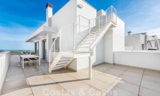 Move-in ready, spacious penthouse for sale with private pool and panoramic golf and sea views, adjacent to a golf club in Mijas, Costa del Sol 50515 