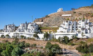 Spacious apartment for sale with spacious terraces and undisturbed sea views in Benahavis - Marbella 50687 