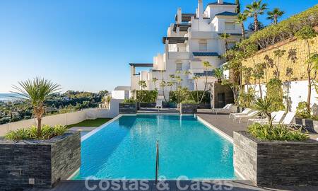 Spacious apartment for sale with spacious terraces and undisturbed sea views in Benahavis - Marbella 50695